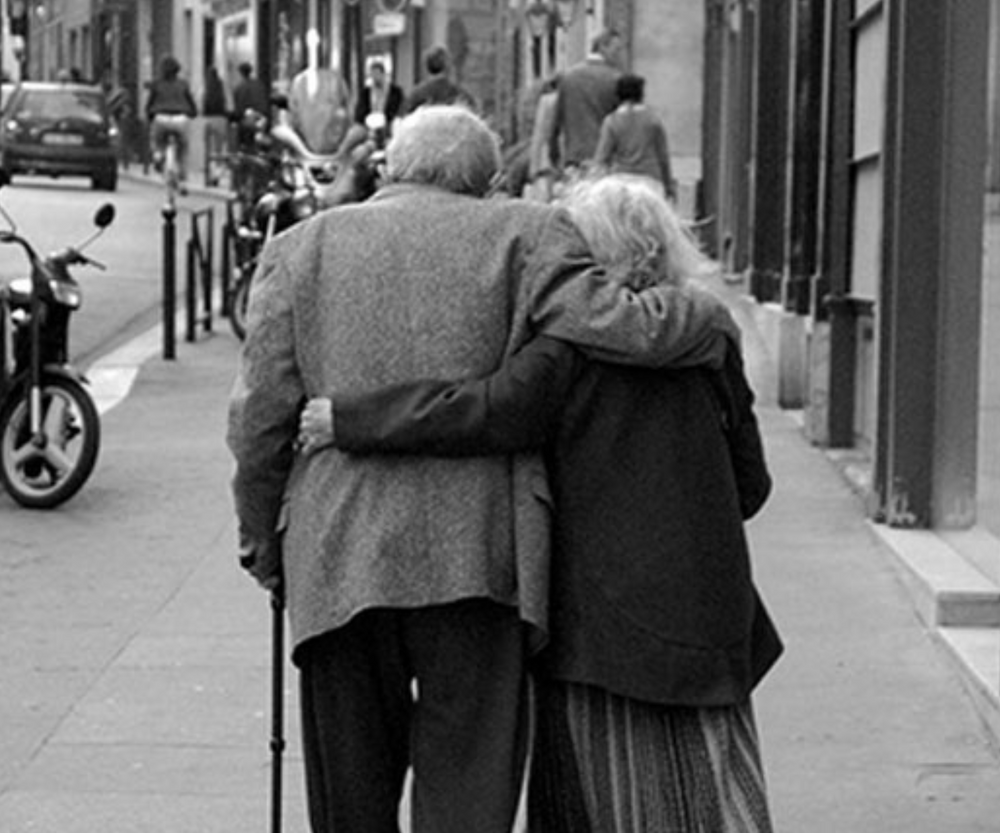 [XENIA:] Happy oud worden, dat willen we toch allemaal?