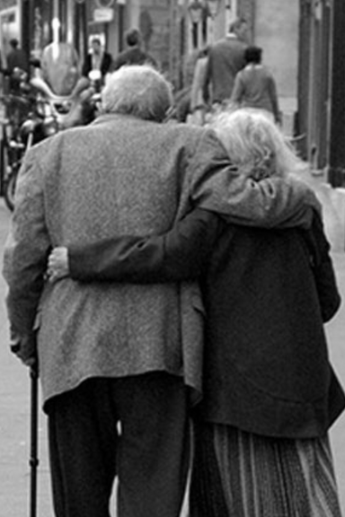 [XENIA:] Happy oud worden, dat willen we toch allemaal?