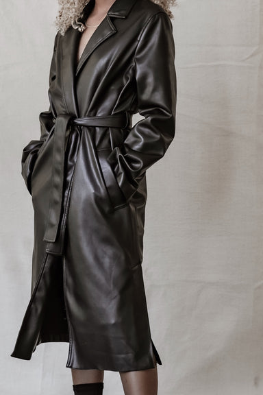 [HOT HOT HOT] De leatherlook trenchcoat